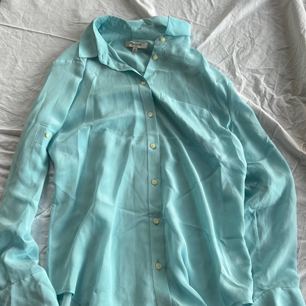 Madewell 100% silk sky blue button up XS
